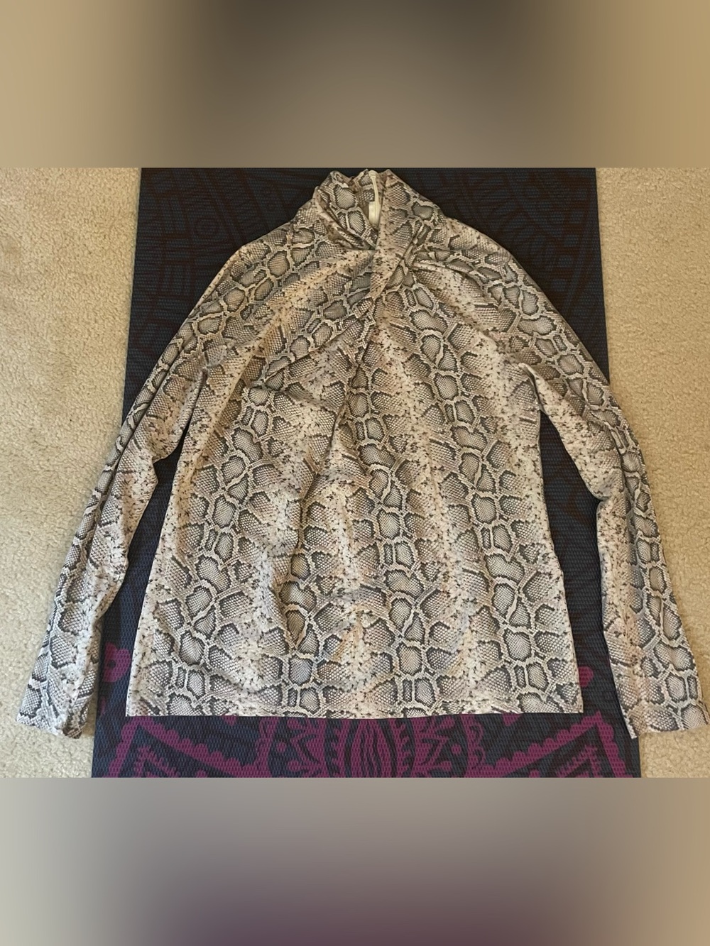 Elie Tahari Snakeskin Print Mock Neck Twist Jersey Top in Large